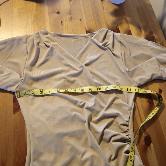 DAZY - Ladies' Summer Solid Color Wrap Short Sleeve V-Neck T-Shirt- Size S Khaki - Picture 11 of 12